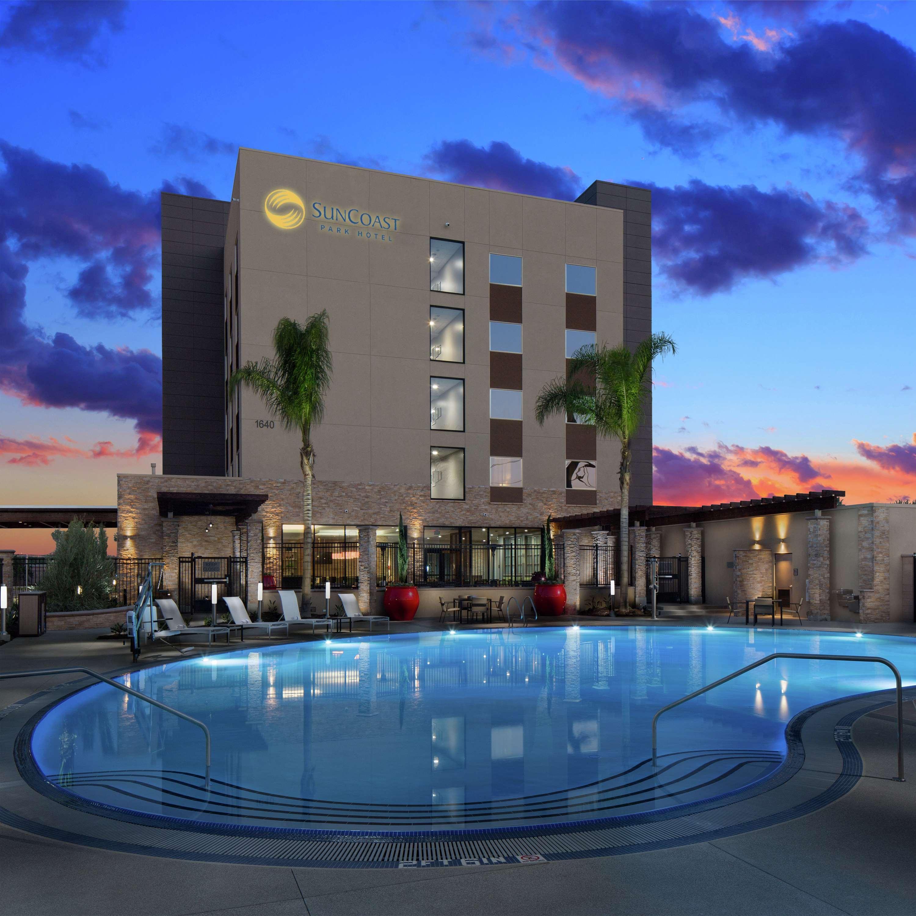 Suncoast Hotel Anaheim, Tapestry Collection By Hilton Ngoại thất bức ảnh