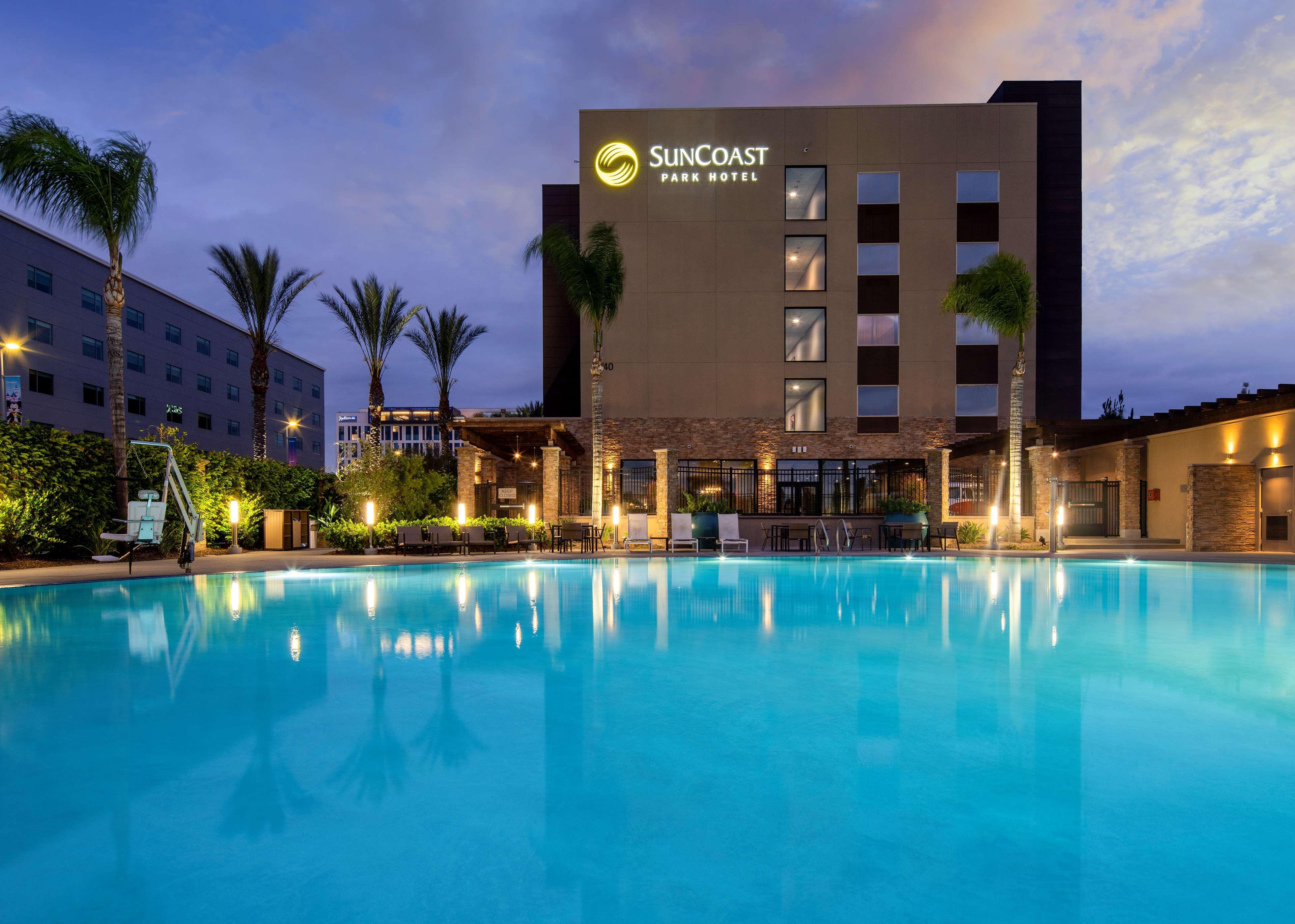 Suncoast Hotel Anaheim, Tapestry Collection By Hilton Ngoại thất bức ảnh